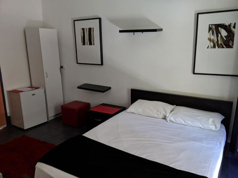 Arrival Lodge Bed & Breakfast - Hervey Bay Accommodation 2