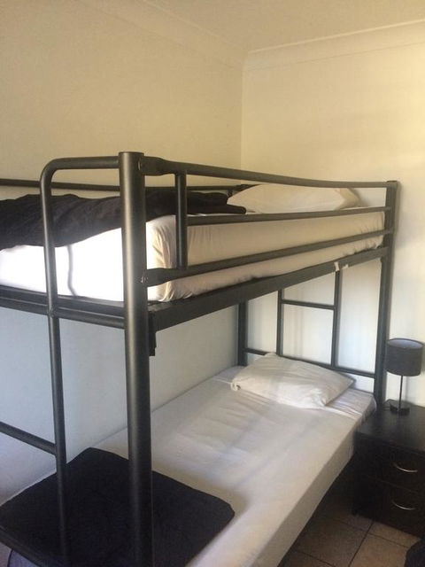 Arrival Lodge Bed & Breakfast - Hervey Bay Accommodation 1