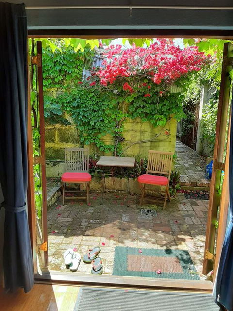 Art & Garden Retreat - Hervey Bay Accommodation 3