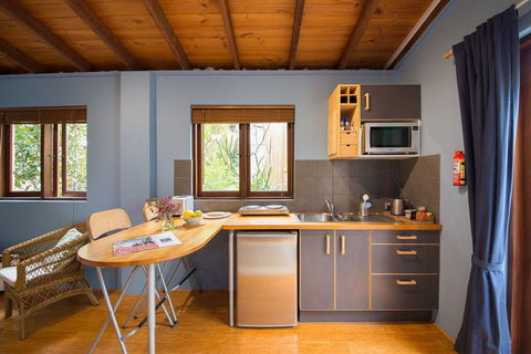 Art & Garden Retreat - Hervey Bay Accommodation 2