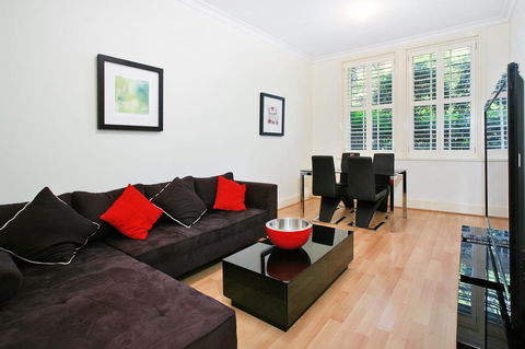 Art Deco In The Cul-de-Sac - Spacious Executive 1BR Potts Point Apartment In Quiet Cul-de-Sac - Tourism Hervey Bay 0