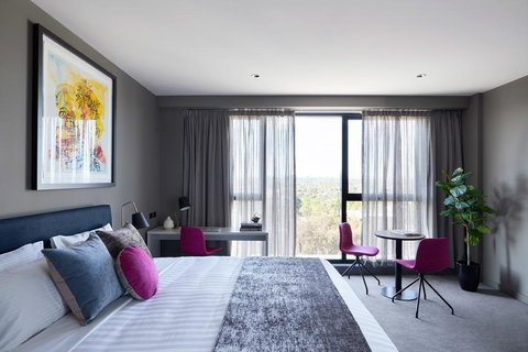 Art Series - The Chen - Hervey Bay Accommodation 3