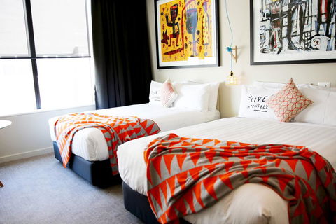 Art Series - The Larwill Studio - Tourism Hervey Bay 1