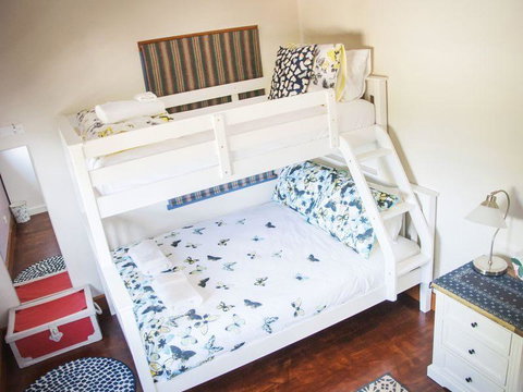 Artee House - A Bright Escape - Hervey Bay Accommodation 3