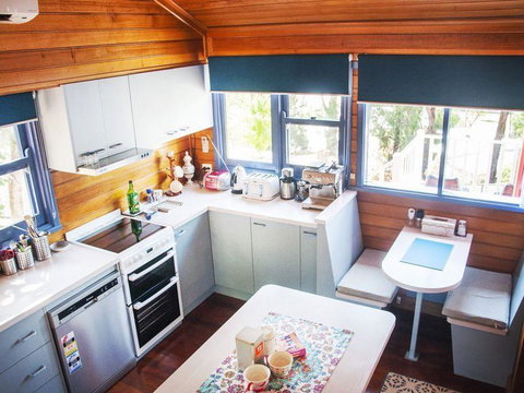 Artee House - A Bright Escape - Hervey Bay Accommodation 1