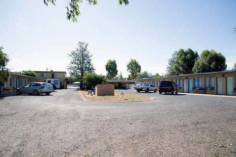 Artesian Motor Inn - Tourism Hervey Bay 1