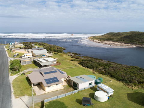 Arthur Riverfront And Sea Lodge Upstream - Hervey Bay Accommodation 2