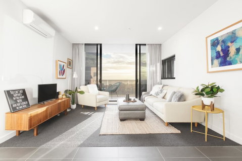 Ascent Apartment With Ocean Views By Ready Set Host - Hervey Bay Accommodation 0