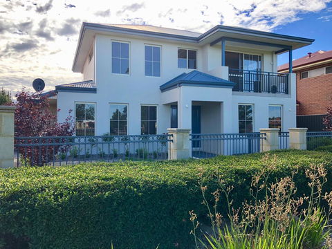 Ashington Gardens - Tourism Hervey Bay 0