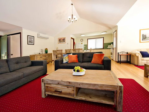 Ashleigh - Hervey Bay Accommodation 1