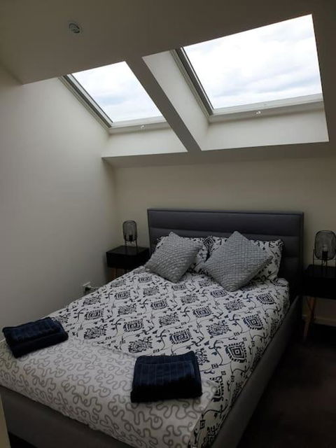 Luxurious Modern 2 Bedroom 2 Bathroom Apartment - Tourism Hervey Bay 3