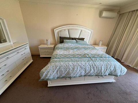 Luxurious Townhouse Retreat In Prestigious Brighton - Tourism Hervey Bay 1