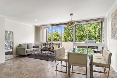 Luxury Spacious 3-bedroom Suite On Exclusive Lansell Rd, Toorak - Tourism Hervey Bay 2