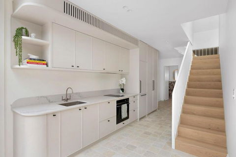 Luxury Designer Redfern House - Tourism Hervey Bay 2