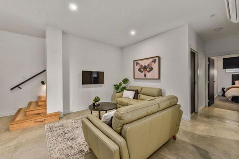 Luxury On Holland Kingston SE - Hervey Bay Accommodation 3