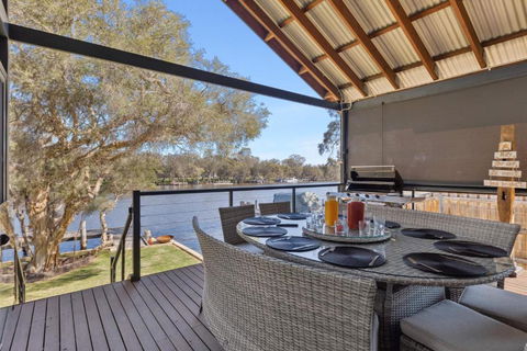 Luxury Riverside Escape With Private Jetty On The Murray River - Hervey Bay Accommodation 2