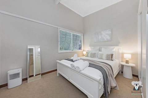 MacMasters Beach Lake House Stroll To Beach - Tourism Hervey Bay 2