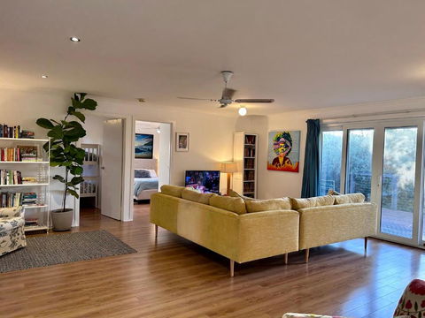 Magic Beach Cottage - Tourism Hervey Bay 3