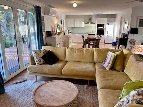 Magic Beach Cottage - Tourism Hervey Bay 1
