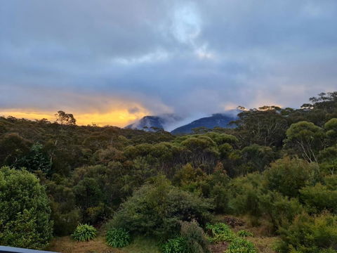 Magic In Medlow - Tourism Hervey Bay 0