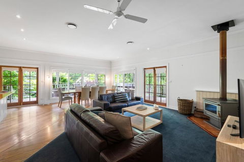 Magical Lucindale - Gorgeous 4 Bedroom House - Hervey Bay Accommodation 0