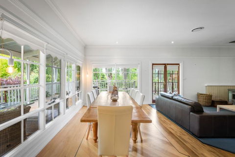 Magical Lucindale - Gorgeous 4 Bedroom House - Hervey Bay Accommodation 2