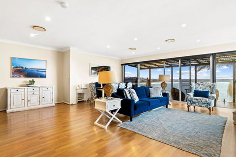 Magical Views Of Dee Why - Tourism Hervey Bay 3