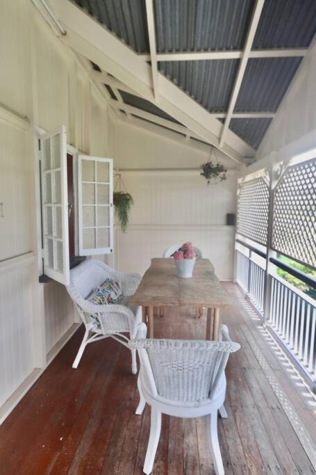 MAGNOLIA HOUSE ON THE CREEK - STANTHORPE - Hervey Bay Accommodation 2