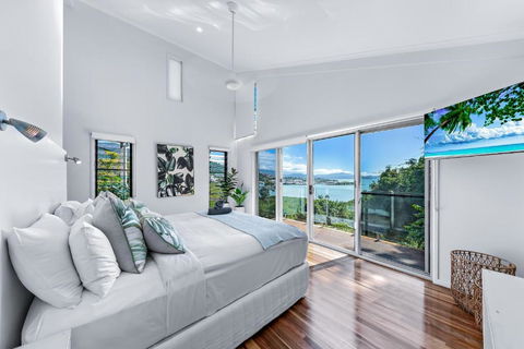 MANDALAY ESCAPE, SECLUSION & SERENITY WITH A POOL - Tourism Hervey Bay 0