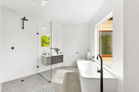 MANHATTAN STYLE 3 STORY LUXURY IN ST PETERS - Tourism Hervey Bay 3