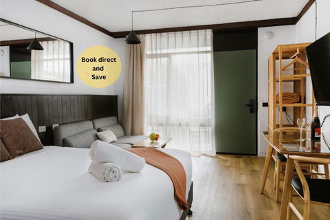 M Hotel - Tourism Hervey Bay 0