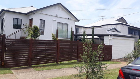 Maple Villa - The Beach House By The Bay - Tourism Hervey Bay 2