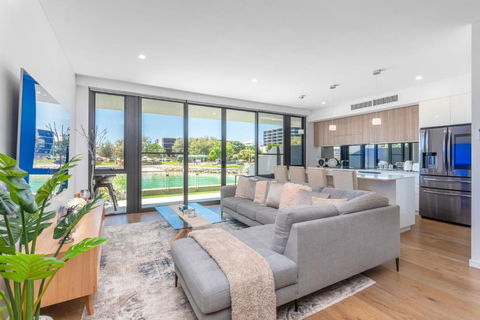 Maraboo Island Beachfront Villa - Tourism Hervey Bay 0