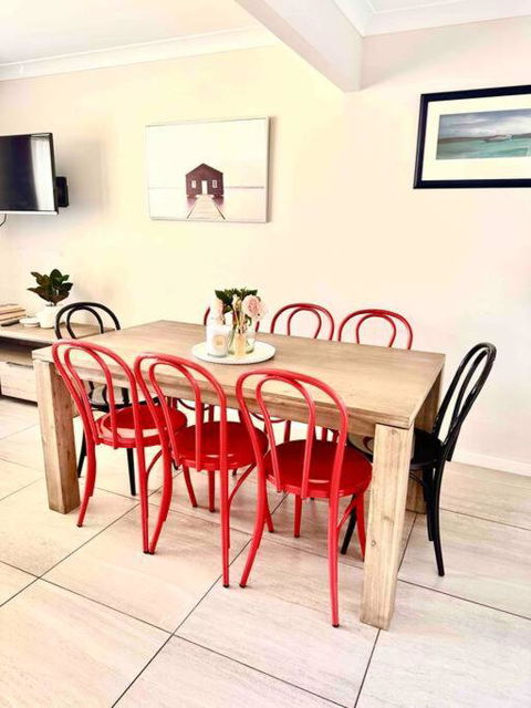 Maya Newcasle 6 Bedrooms Home - Hervey Bay Accommodation 2