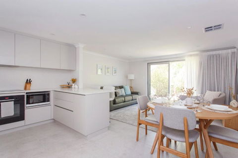 Maylands Riverside City Retreat - Tourism Hervey Bay 0