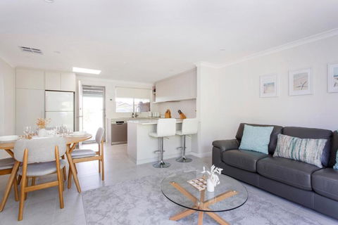 Maylands Riverside City Retreat - Tourism Hervey Bay 3