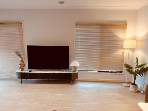 MEL-Point Cook Elegant Four-Bedroom House - Tourism Hervey Bay 1