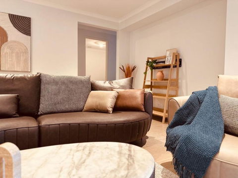 MEL-Point Cook Elegant Four-Bedroom House - Tourism Hervey Bay 3