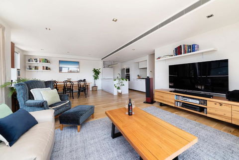 Melbourne Penthouse Apartment A Walk To Brighton Beach - Tourism Hervey Bay 0