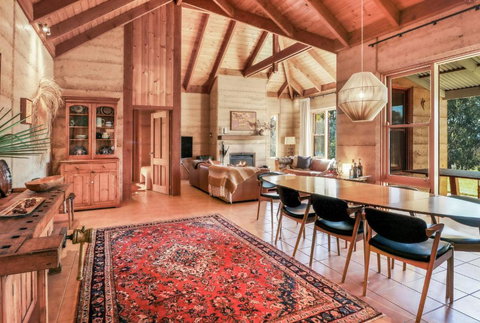 Melliodora - Relax, Unwind & Recharge - Hervey Bay Accommodation 1