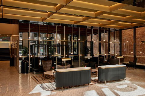 Meriton Suites Melbourne - Tourism Hervey Bay 3