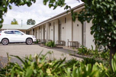Merivale Motel - Hervey Bay Accommodation 0