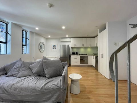 Modern 2 Bedroom Warehouse Conversion - Hervey Bay Accommodation 0