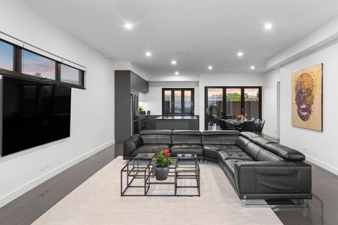 Moana Sands - Luxury Beachfront - Hervey Bay Accommodation 3