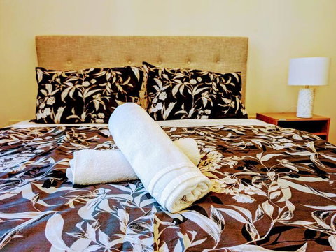 Modern 2 Bedroom Apartment Close To All Amenities! - Hervey Bay Accommodation 3