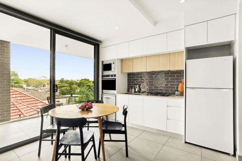Modern 2BD In Trendy Inner West - Tourism Hervey Bay 0