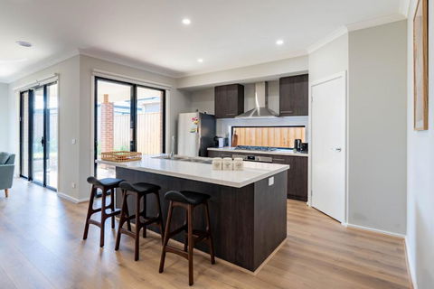 Modern 5bedrooms Clyde Home - Hervey Bay Accommodation 2
