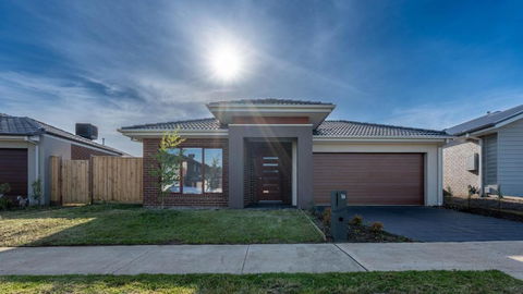 Modern 5bedrooms Clyde Home - Hervey Bay Accommodation 0