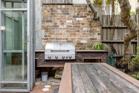 Modern & Stylish 3BR In Redfern - Tourism Hervey Bay 1