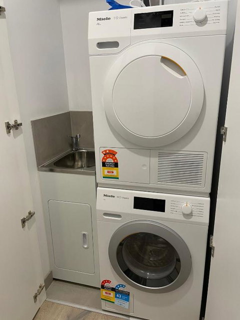 Modern Apartment On Courtney-02594 - Hervey Bay Accommodation 3